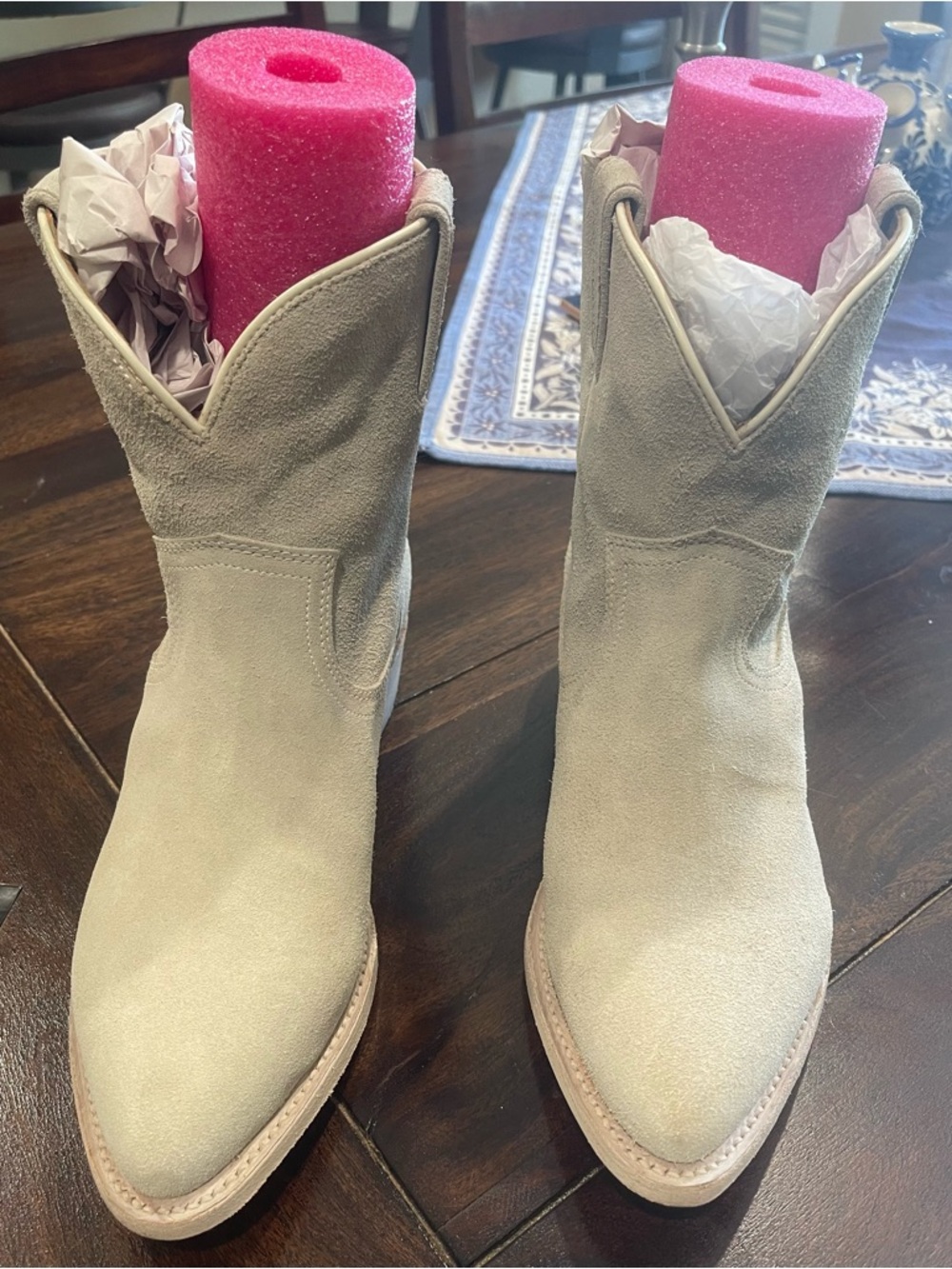 Frye Billy Western Creme Beige Suede Ankle Boots, Pull On Cowboy, Women’s 11